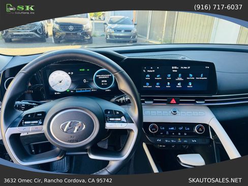 Used 2023 Hyundai Elantra Limited image 20