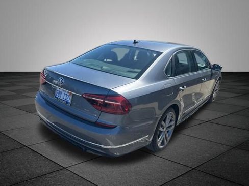Used 2017 Volkswagen Passat 1.8T R-Line FWD image 8
