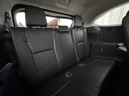 Used 2020 Toyota Highlander XLE image 39