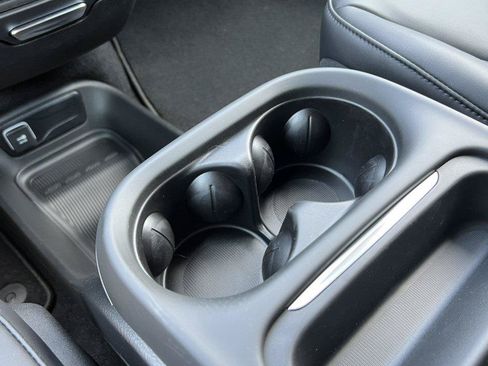 New 2027 Chrysler Pacifica Select FWD image 26