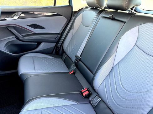New 2026 Volkswagen Tiguan SE FWD image 19