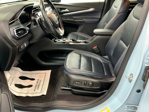 Used 2022 Chevrolet Bolt EUV Premier image 18