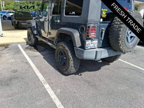 Used 2018 Jeep Wrangler Unlimited Sport S AWD/4WD image 2