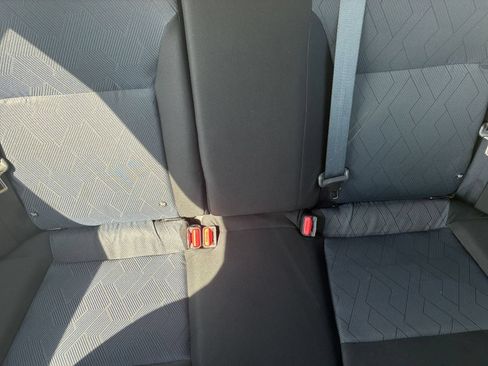 Used 2025 Nissan Versa SV FWD image 31