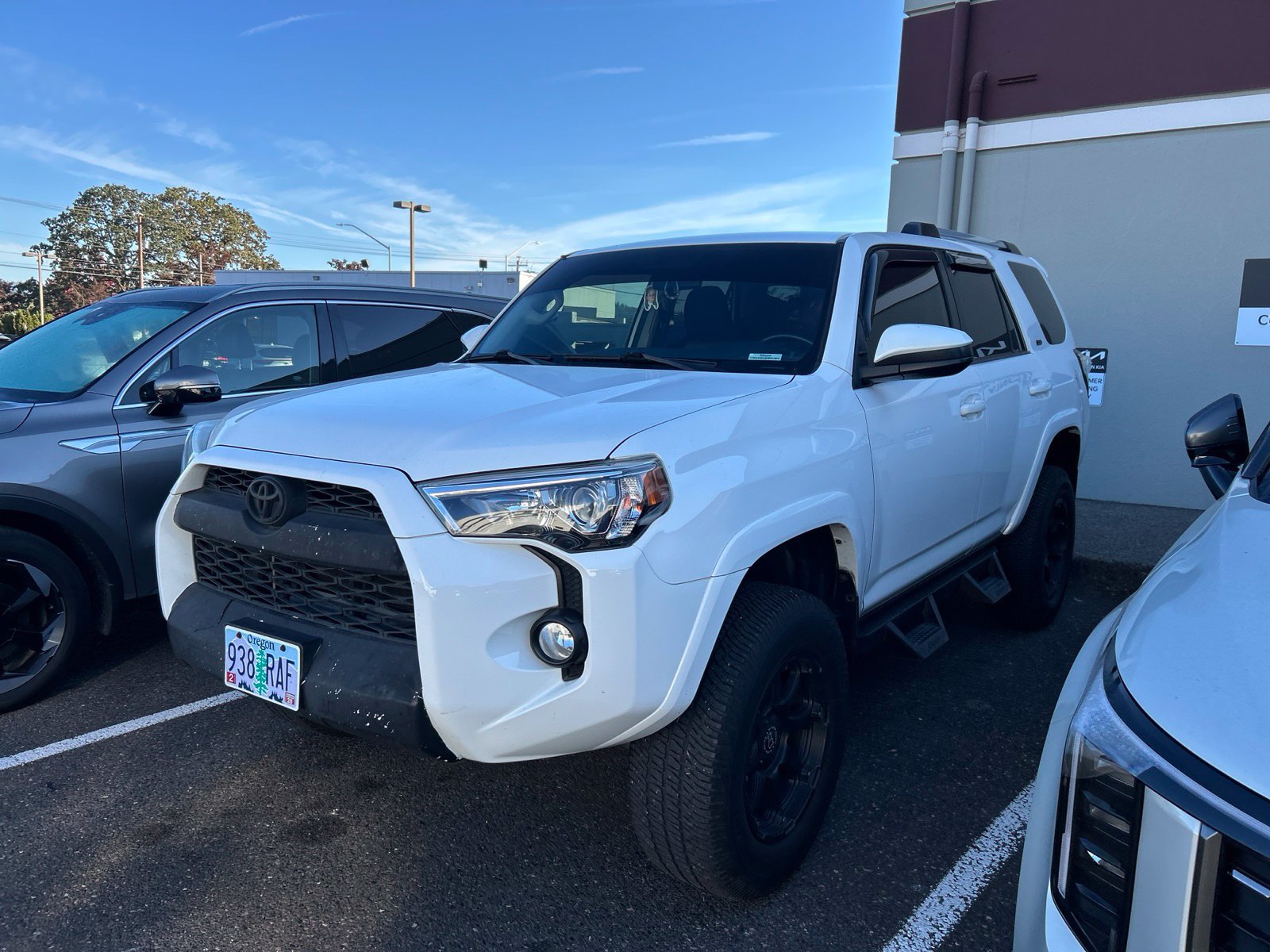 Used 2019 Toyota 4Runner SR5 AWD/4WD image 1
