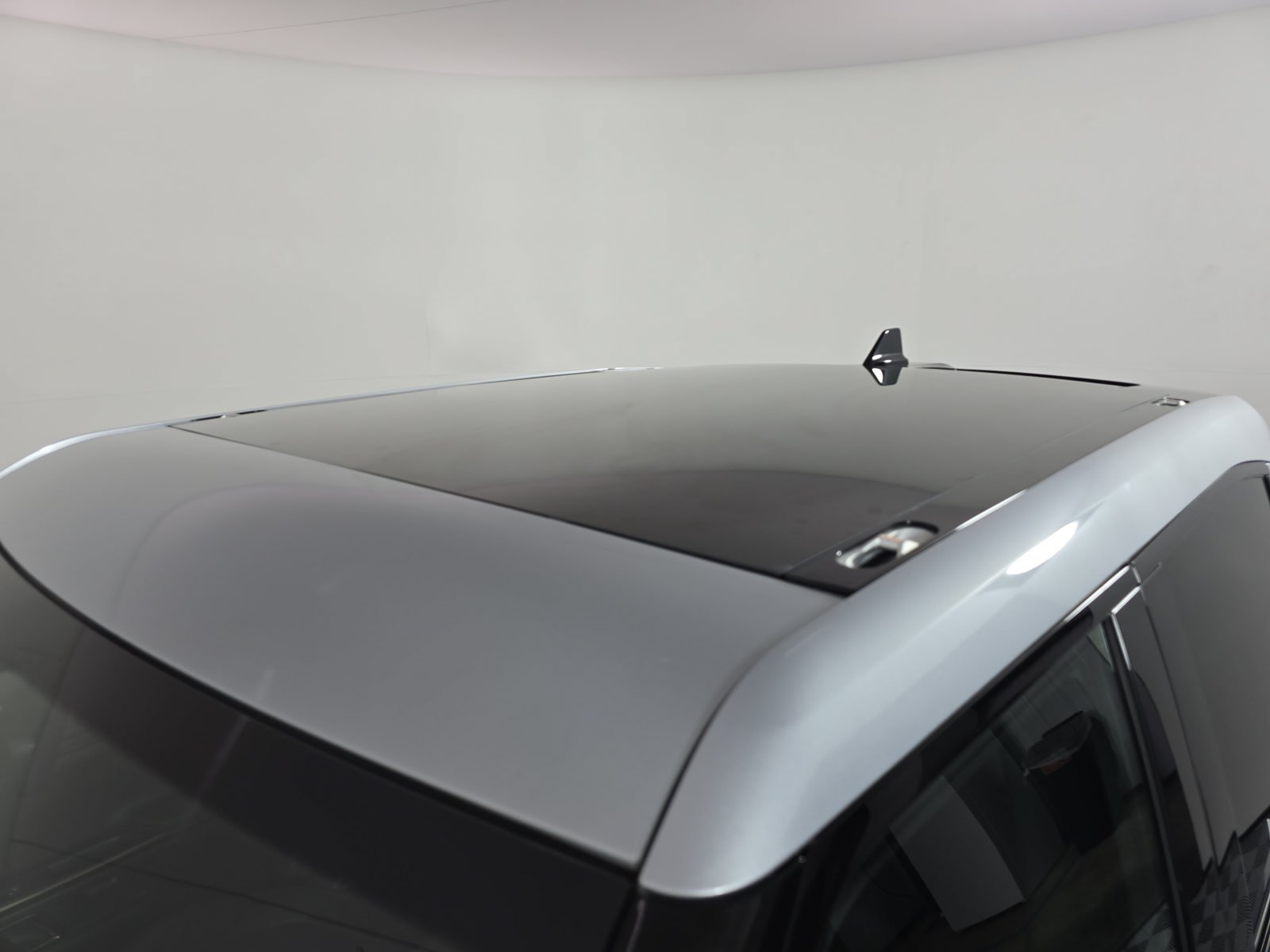 Used 2022 Rivian R1T Adventure AWD/4WD image 13