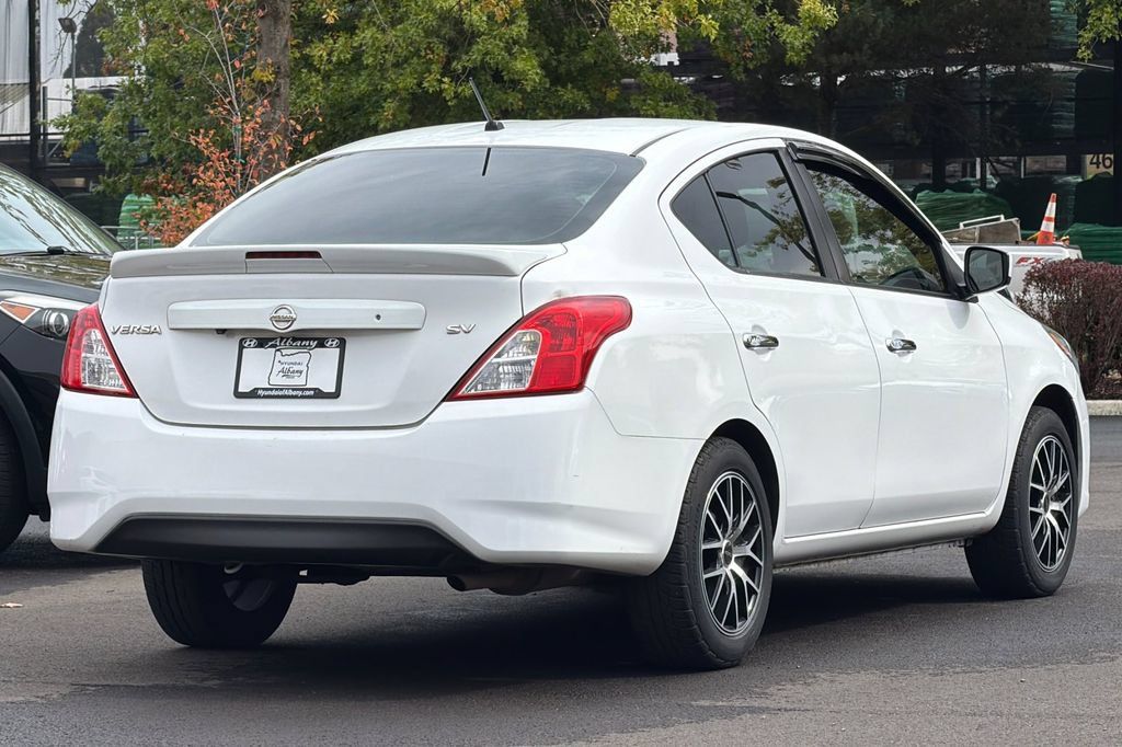 Used 2019 Nissan Versa SV FWD image 4