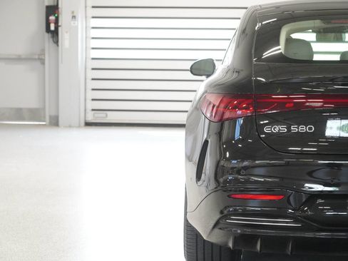 Certified 2023 Mercedes-Benz EQS 580 4MATIC Sedan image 9
