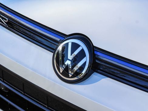 Used 2025 Volkswagen Golf w/ Euro Style Package image 9