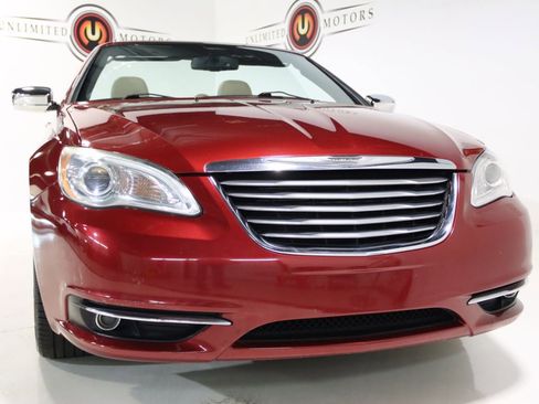 Used 2013 Chrysler 200 Limited FWD image 22