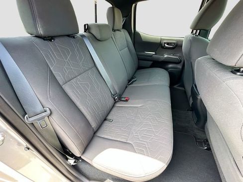 Used 2019 Toyota Tacoma TRD Sport w/ Technology Package RWD image 24