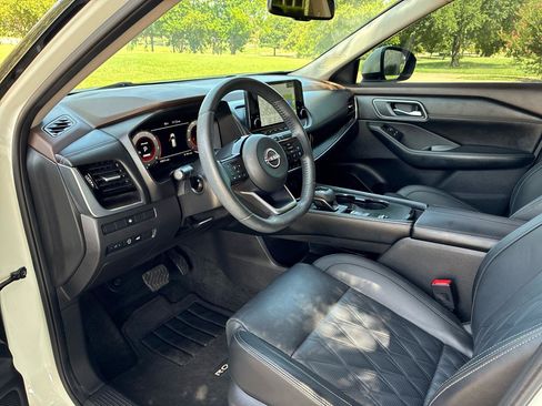 Used 2023 Nissan Rogue Platinum FWD image 21