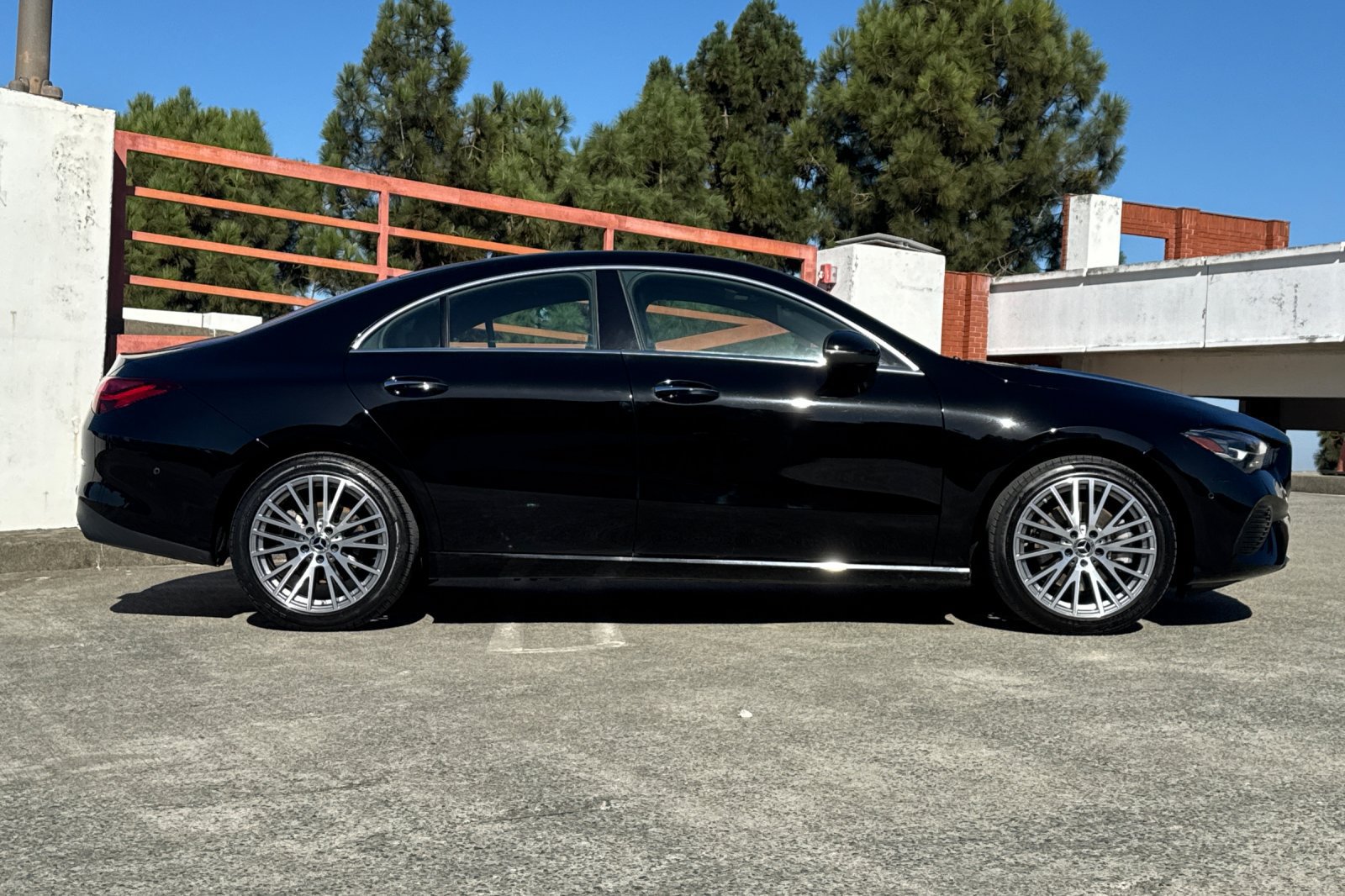 Used 2025 Mercedes-Benz CLA 250 image 3