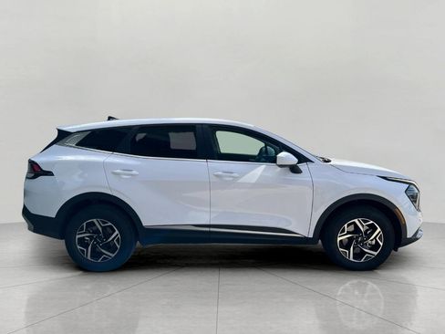 Used 2025 Kia Sportage LX image 9