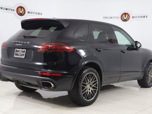 Used 2017 Porsche Cayenne Platinum Edition AWD/4WD image 3