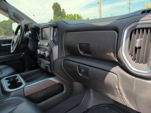 Used 2022 GMC Sierra 2500 Denali w/ Denali Black Diamond Edition AWD/4WD image 32