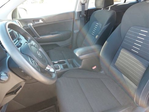 Used 2017 Kia Sportage LX w/ LX Popular Package image 12
