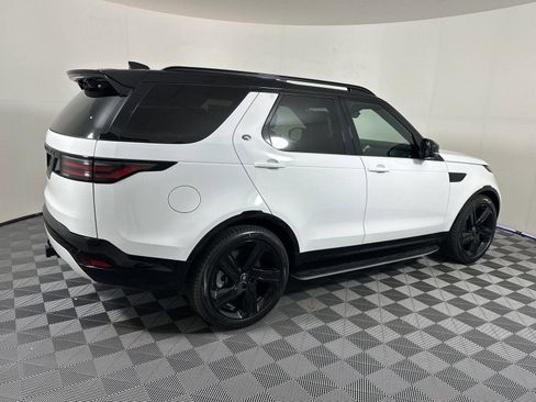 Used 2025 Land Rover Discovery Dynamic SE AWD/4WD image 21
