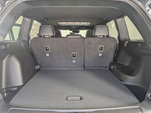 New 2025 Jeep Grand Cherokee Altitude image 28