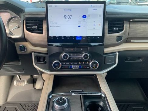 Used 2024 Ford Expedition Max Limited AWD/4WD image 32