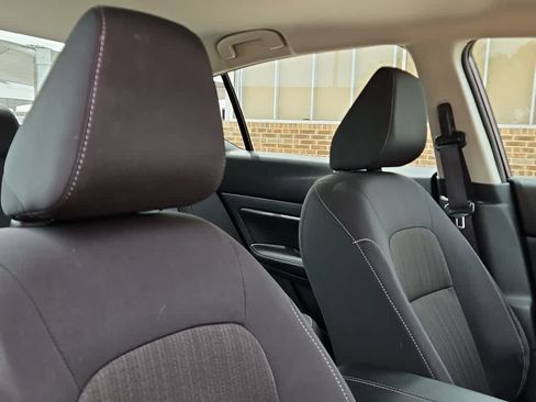 Used 2025 Nissan Altima 2.5 SV FWD image 18