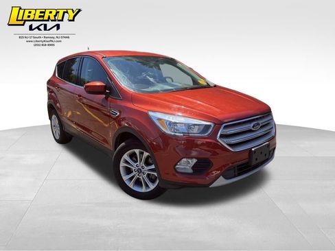 Used 2019 Ford Escape SE AWD/4WD image 1