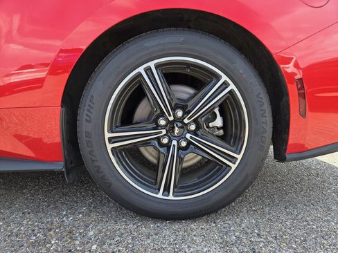 Used 2024 Ford Mustang Convertible RWD image 11