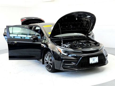 Used 2024 Toyota Corolla SE FWD image 9