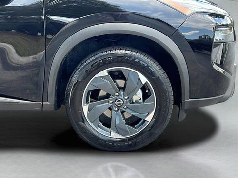 Used 2024 Nissan Rogue SV AWD/4WD image 23