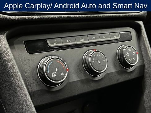 Certified 2022 Volkswagen Taos SE image 11