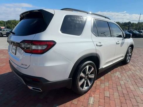 Certified 2023 Honda Pilot Elite image 2