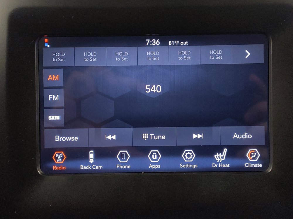 Used 2019 Jeep Cherokee Latitude Plus w/ Cold Weather Group FWD image 25