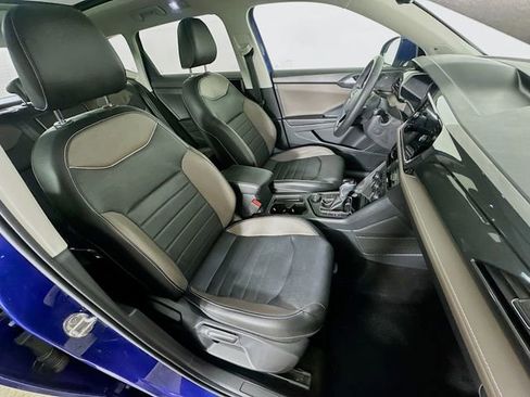 Used 2023 Volkswagen Taos SEL image 8