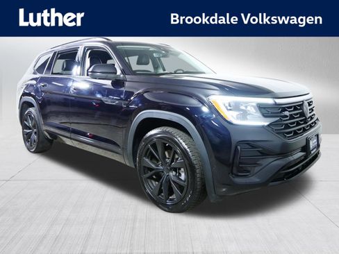 Certified 2024 Volkswagen Atlas SEL Premium R-Line image 1