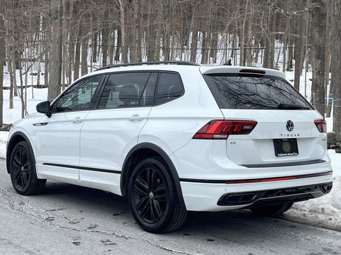 Used 2022 Volkswagen Tiguan SE R-Line image 17