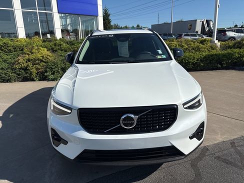 Certified 2024 Volvo XC40 B5 Plus w/ Climate Package AWD/4WD image 3