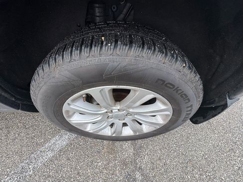 Used 2016 Land Rover Discovery Sport HSE image 16