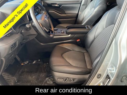 Used 2025 Toyota Highlander XSE AWD/4WD image 7