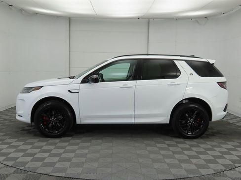 Used 2025 Land Rover Discovery Sport S image 8