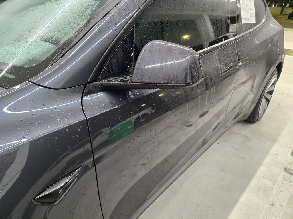 Used 2024 Tesla Model Y Long Range AWD/4WD image 10
