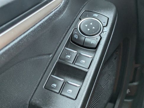 Used 2022 Ford Escape SE w/ SE Sport Appearance Package FWD image 27