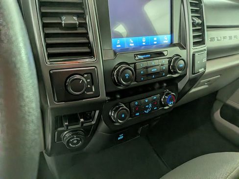 Used 2022 Ford F450 XLT w/ XLT Premium Package AWD/4WD image 26