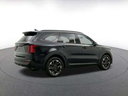 Used 2024 Kia Sorento S FWD image 9