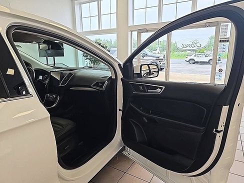 Used 2023 Ford Edge SEL AWD/4WD image 34