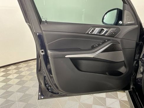 Used 2022 BMW X5 M50i image 18