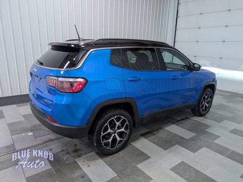 Used 2025 Jeep Compass Limited AWD/4WD image 4