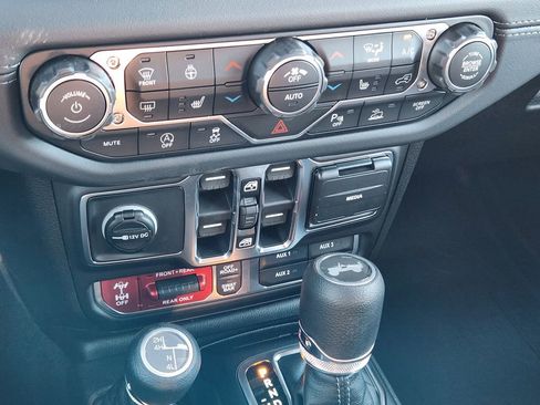 New 2026 Jeep Wrangler Unlimited Rubicon image 13