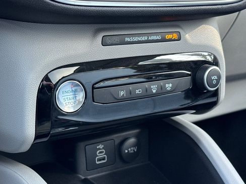 Used 2024 Ford Escape SE w/ PHEV Premium Package image 21