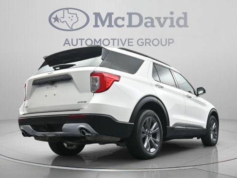 Used 2023 Ford Explorer XLT w/ Equipment Group 202A AWD/4WD image 31