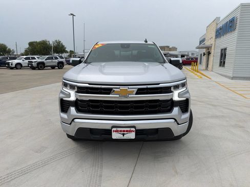 Used 2022 Chevrolet Silverado 1500 LT w/ Texas Edition Plus RWD image 2